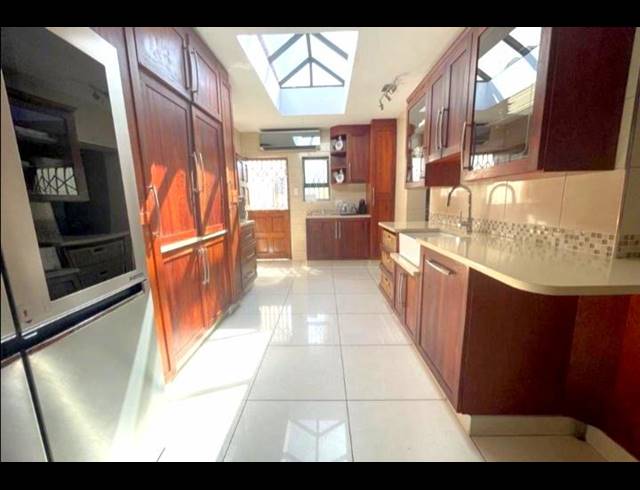 4 BEDROOM HOUSE FOR SALE IN MEER EN SEE